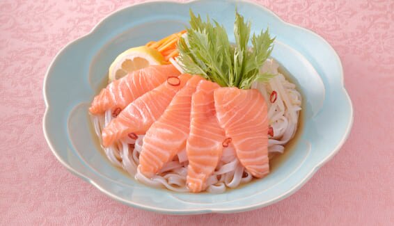 ノルウェーサーモンのフォー