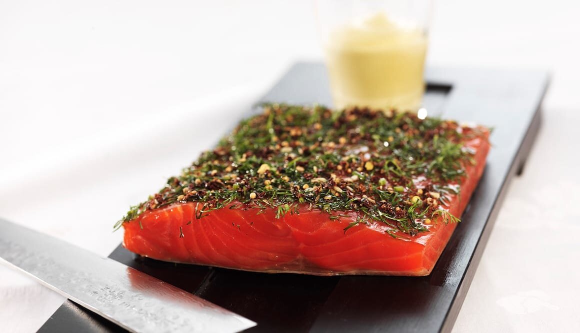 フィヨルドトラウト、蜂蜜とアクアビット のハーブ漬け