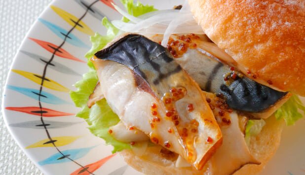 ノルウェー塩さばのハニーマスタードサンド