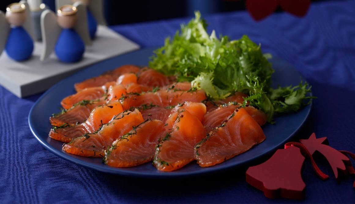 ノルウェーサーモンのハーブマリネ（グラバラックス）