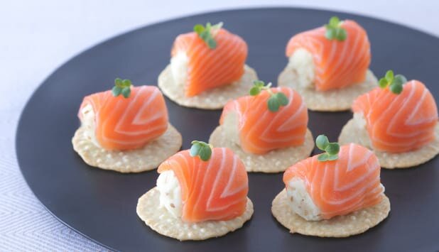 ノルウェーサーモンで和風カナッペ
