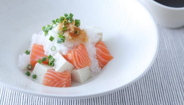 サーモンと塩麹豆腐のおろし和え