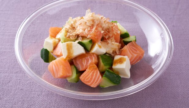 サーモンとモッツァレラの和風サラダ