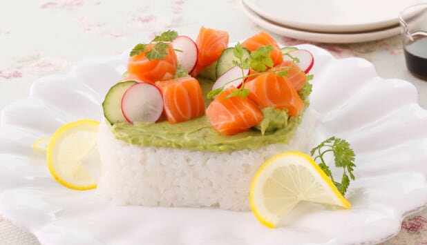 ノルウェーサーモンのケーキ風押しずし