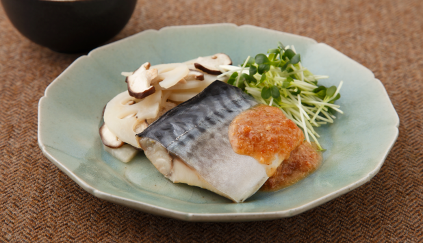 さばのレンジ蒸し 梅みそソース