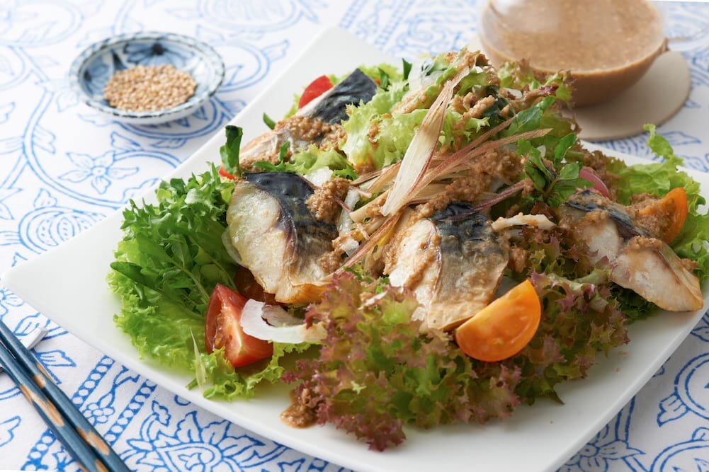 ノルウェー塩さばのゴマドレサラダ