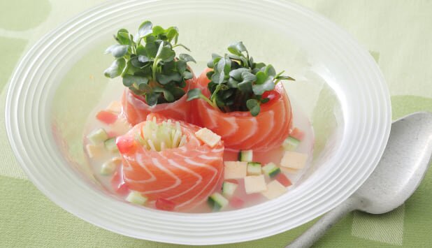ノルウェーサーモンの春スープ仕立て
