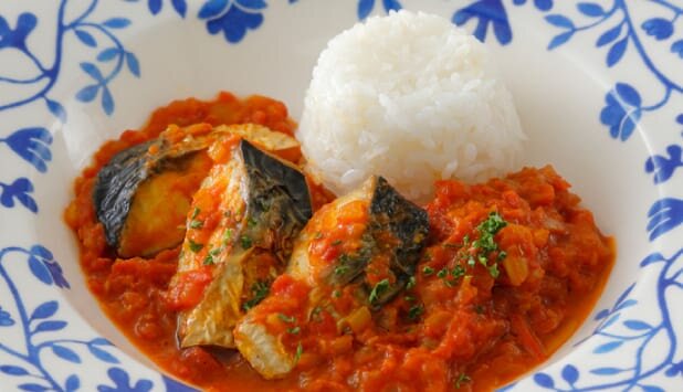 ノルウェー塩さばのスパイシートマト煮込み