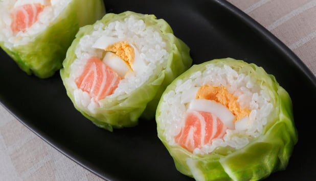 ノルウェーサーモンと春キャベツのサラダロール
