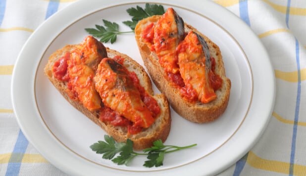 ノルウェー塩さばとトマトのブルスケッタ