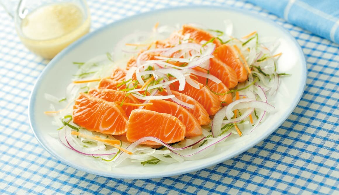 ノルウェーサーモンのクリスマスサラダ