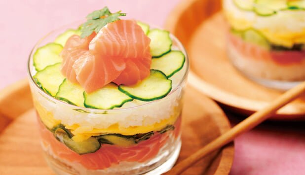 ノルウェーサーモンのカップ寿司