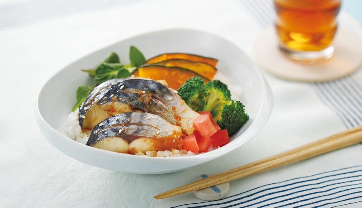 ノルウェー塩さばのジンジャー丼