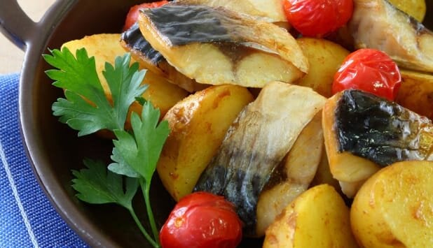 ノルウェー塩さばとじゃが芋のカレー風味ロースト