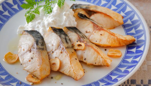 ノルウェー塩さばのヨーグルト添え