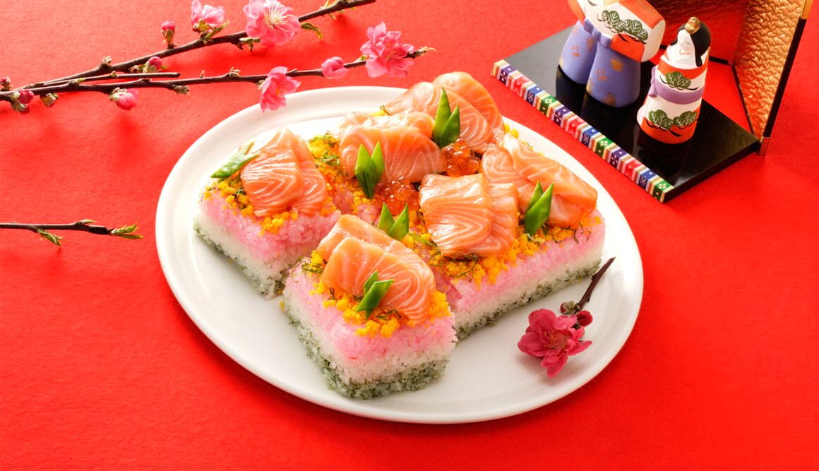 ノルウェーサーモンのひなまつりお祝い寿司