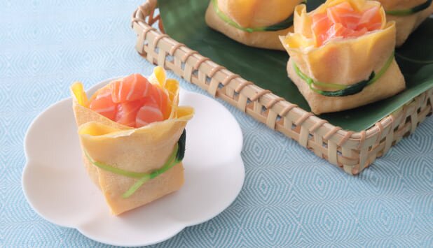 サーモンのお祝い茶巾ずし