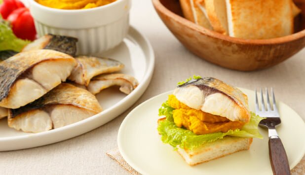 オープンさばサンド かぼちゃディップ