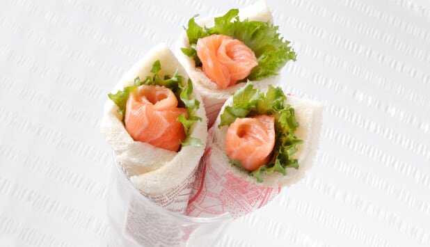 ノルウェーサーモンのまるでブーケなサンドらず