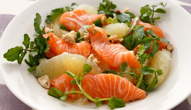 ノルウェーサーモンとグレープフルーツのクレソンサラダ