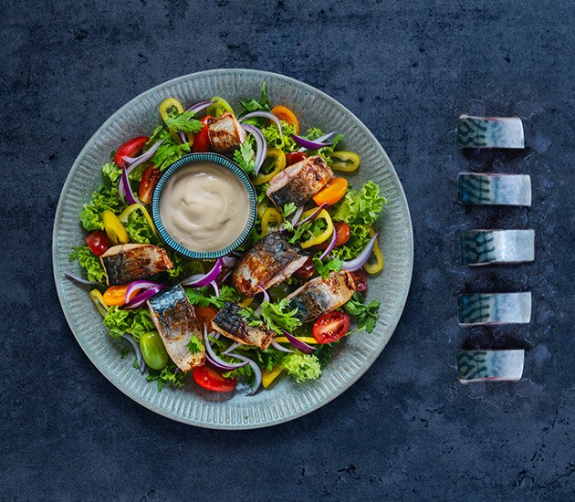 サバのガーリック照り焼きサラダ